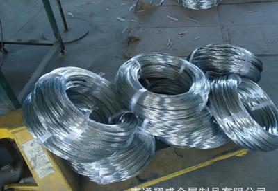 特价优惠镀锌钢丝 优质选材，锌层均匀，表面光亮，支持定制